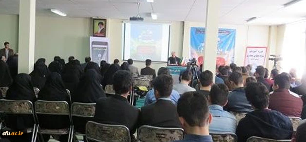 در پردیس علّامه طباطبایی برگزار شد:

نخستین دوره ی آموزش سواد فضای مجازی ویژه ی دانشجویان دانشگاه های اردبیل
 4