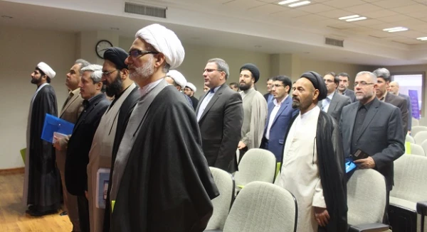 در مجتمع آدینه آغاز بکار کرد: 

نشست مشترک و دوره آموزشی مسئولان دفاتر نهاد رهبری و معاونان گروه معارف در پردیس های دانشگاه فرهنگیان 8