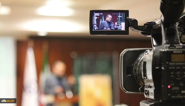 دکتر مهرمحمدی در نشست مسئولان دفاتر نهاد نمایندگی مقام معظم رهبری و معاونان گروه معارف

تربیت دینی به دنبال دین دار شدن یا حاکمیت  توام با معرفت آموزه های دینی بر  رفتار، گفتار و پندار افراد است 12