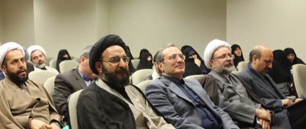 در مجتمع آدینه آغاز بکار کرد: 

نشست مشترک و دوره آموزشی مسئولان دفاتر نهاد رهبری و معاونان گروه معارف در پردیس های دانشگاه فرهنگیان 9