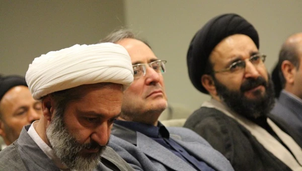 حجت الاسلام و المسلمین رنجبران در نشست مسئولان نهاد و معاونان گروه معارف:

دانشگاه فرهنگیان ازنظر مباحث دینی و فرهنگی جزء دانشگاه های خوب کشور است 6