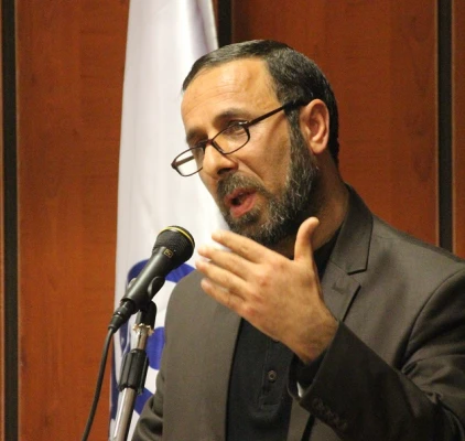 مدیر هسته گزینش وزارت آموزش و پرورش:

تلاش کنیم افراد شایسته جذب نظام تعلیم و تربیت شوند 9