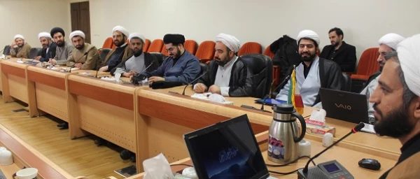 در دومین روز از نشست مسئولان نهاد و اساتید گروه معارف اسلامی برگزار شد:

کارگاه های آموزشی اصول و فنون مشاوره و روش تحقیق و مقاله نویسی 4