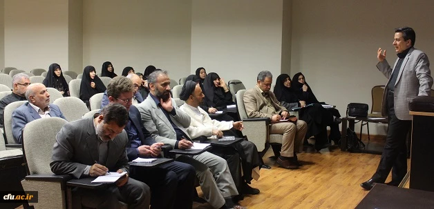 در دومین روز از نشست مسئولان نهاد و اساتید گروه معارف اسلامی برگزار شد:

کارگاه های آموزشی اصول و فنون مشاوره و روش تحقیق و مقاله نویسی 7