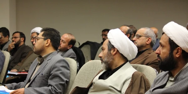 در دومین روز از نشست مسئولان نهاد و اساتید گروه معارف اسلامی برگزار شد:

کارگاه های آموزشی اصول و فنون مشاوره و روش تحقیق و مقاله نویسی 11