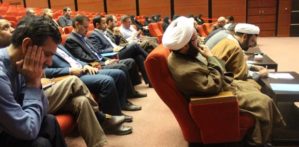 در دومین روز از نشست مسئولان نهاد و اساتید گروه معارف اسلامی برگزار شد:

کارگاه های آموزشی اصول و فنون مشاوره و روش تحقیق و مقاله نویسی 14