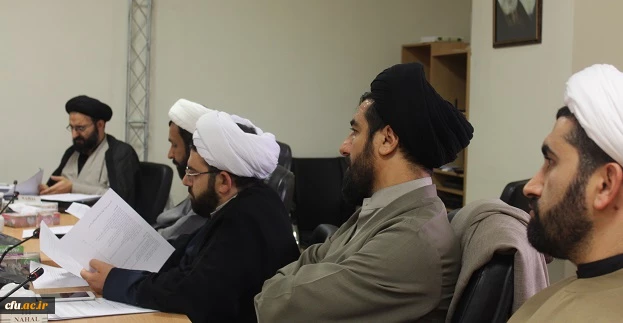 در کارگاه آموزشی روش های تدریس عنوان شد:

معلم پیوند دهنده حیطه دانشی به حیطه عملی و انگیزشی کلاس درس است
 2