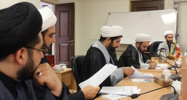 در کارگاه آموزشی روش های تدریس عنوان شد:

معلم پیوند دهنده حیطه دانشی به حیطه عملی و انگیزشی کلاس درس است
 3