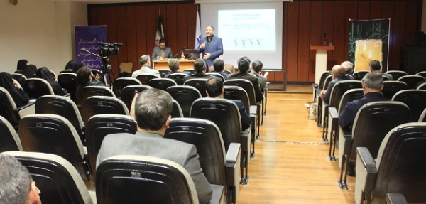 در کارگاه آموزشی روش های تدریس عنوان شد:

معلم پیوند دهنده حیطه دانشی به حیطه عملی و انگیزشی کلاس درس است
 5