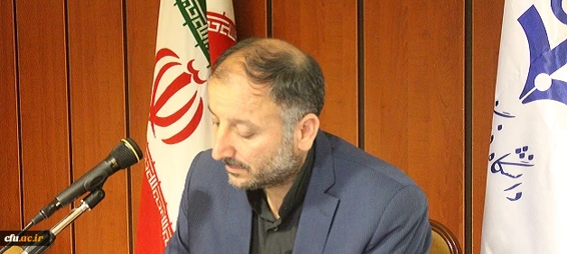 در کارگاه آموزشی روش های تدریس عنوان شد:

معلم پیوند دهنده حیطه دانشی به حیطه عملی و انگیزشی کلاس درس است
 6