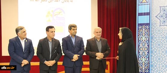 درآئین اختتامیه همایش دبیران منتخب شورای صنفی- رفاهی انجام شد:

گزارش دبیران کمیسیون های سرای دانشجویی، رفاه و خدمات و بهداشت 9