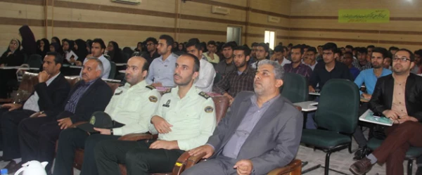 در پردیس شهید بهشتی  هرمزگان برگزار شد:

کارگاه بررسی فضای مجازی فرصت ها و چالش ها 4