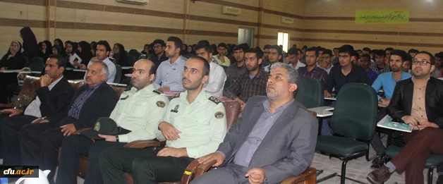 در پردیس شهید بهشتی  هرمزگان برگزار شد:

کارگاه بررسی فضای مجازی فرصت ها و چالش ها 4