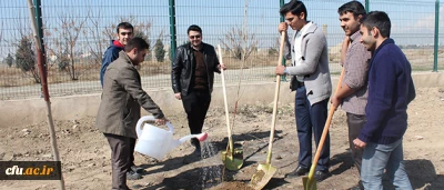 به مناسبت 15 اسفند، روز درختکاری انجام شد:

حضور دانشجومعلمان در جشن رویش و کاشت نهال