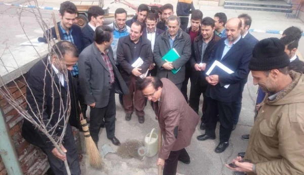 مراسم روز درختکاری در پردیس علامه امینی(ره)  برگزار شد 5