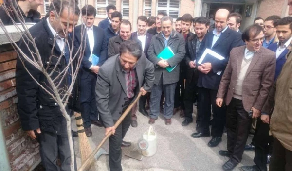 مراسم روز درختکاری در پردیس علامه امینی(ره)  برگزار شد 7