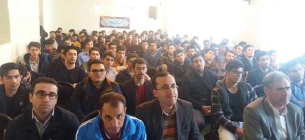 در مرکز آزادگان نیر برگزار شد:

نشست دانشجویی " نماز"
 3