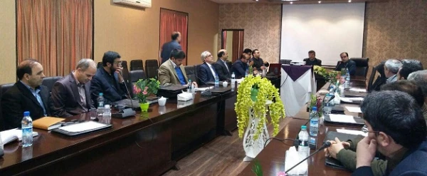 مدیر امور پردیس های اصفهان در دوره منطقه ای آموزش حقوقی مدیران:

کارکنان دانشگاه با توجه به گستره فعالیت ها خود باید از مسائل حقوقی مرتبط آگاهی داشته باشند
 4