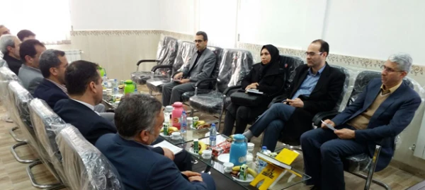 در نشست مشترک فرمانداری ؛ بخشداری مرکزی و دانشگاه فرهنگیان استان مرکزی انجام شد:

تدوین برنامه های  "دانشگاه پاک "
 2