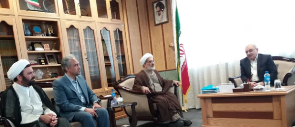 دیدار  حجت الاسلام و المسلمین دکتر زارعی با استاندار قم 3