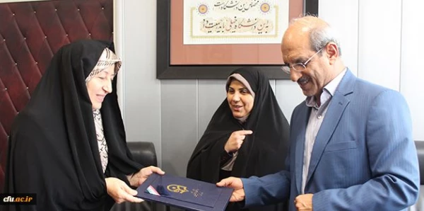 در آستانه ی میلاد با سعادت امیرالمومنین علی(ع):

معارفه مدیر کل جدید تربیت بدنی، سرکار خانم دکتر روحی 3