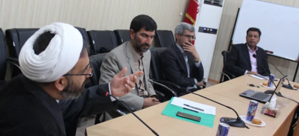 جلسه هم اندیشی اساتید هیات علمی دانشگاه فرهنگیان استان با اعضاء شورای معاونین ومدیر کل آموزش وپرورش استان سیستان و بلوچستان
 4