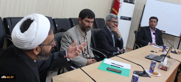 جلسه هم اندیشی اساتید هیات علمی دانشگاه فرهنگیان استان با اعضاء شورای معاونین ومدیر کل آموزش وپرورش استان سیستان و بلوچستان
 4