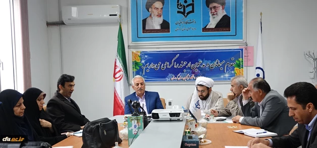 در مدیریت دانشگاه فرهنگیان کردستان برگزار شد:

جلسه هماهنگی در اجرای فرایند ارزیابی عملکرد کارکنان
 2