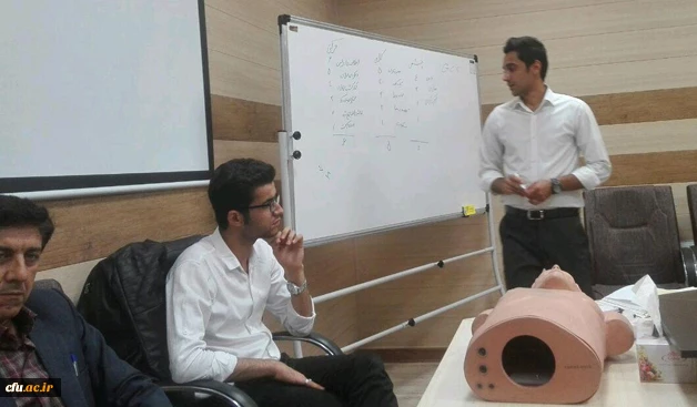 در پردیس شهید مدرس ایلام انجام شد:

افتتاح دفتر نهاد نمایندگی مقام معظم رهبری  /  برگزاری کارگاه کمک های اولیه 4