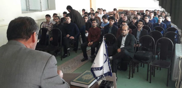 آغاز بکار جشنواره فیلم رشد در مرکز آزادگان نیر 7