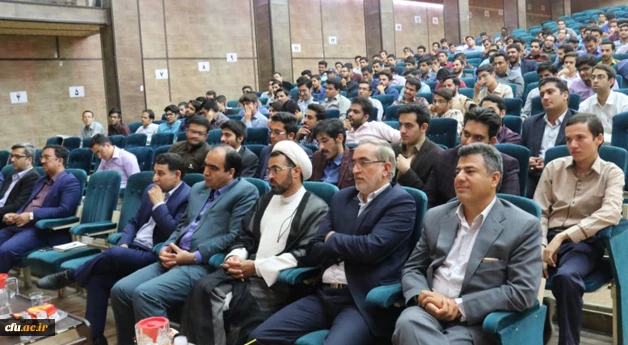 با همت انجمن اسلامی دانشجومعلمان دانشگاه فرهنگیان یزد:

مناظره «فرهنگ و مطبوعات در دولت تدبیر و امید» در پردیس شهیدان پاک نژاد برگزار شد
 6