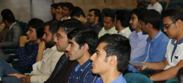 در پردیس شهیدان پاک نژاد یزد برگزار شد: 

همایش علمی  "یزدشناسی و قابلیت های گردشگری یزد " 5