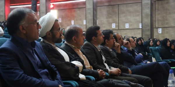 در راستای توافق نامه ی فی مابین دانشگاه فرهنگیان یزد و دانشگاه علوم پزشکی شهید صدوقی:

همایش بزرگ “رمز و راز یک ازدواج موفق” برگزار شد
 2