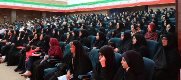 در راستای توافق نامه ی فی مابین دانشگاه فرهنگیان یزد و دانشگاه علوم پزشکی شهید صدوقی:

همایش بزرگ “رمز و راز یک ازدواج موفق” برگزار شد
 3