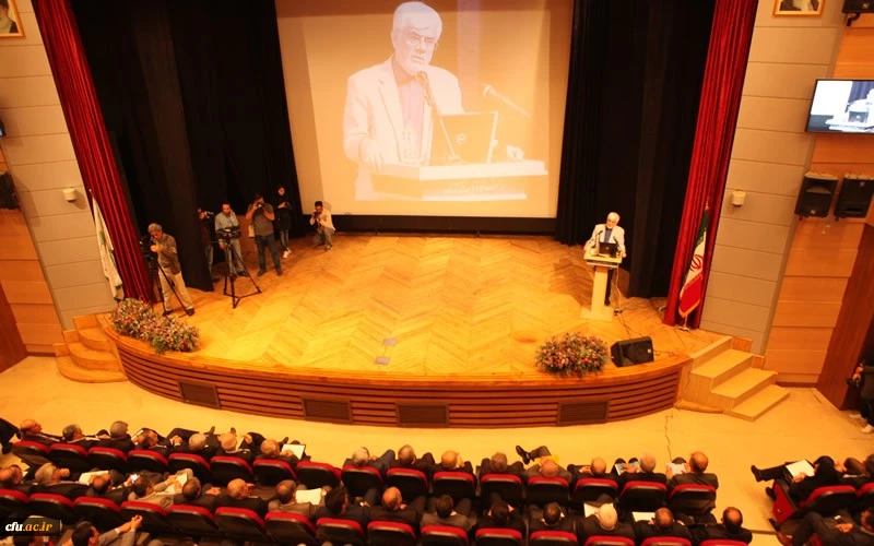 دکتر مهرمحمدی همایش سرآمدی آموزش در تربیت مدرس:

تربیت معلم در آموزش عالی ایران: چالش ها و چشم انداز ها 3