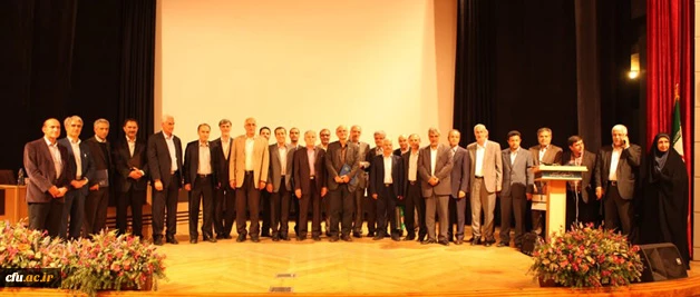 دکتر مهرمحمدی همایش سرآمدی آموزش در تربیت مدرس:

تربیت معلم در آموزش عالی ایران: چالش ها و چشم انداز ها 5