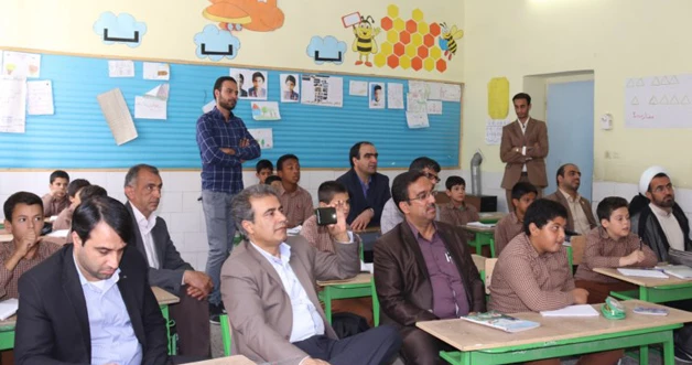 به مناسبت هفته بزرگداشت مقام شامخ معلم :

دیدار صمیمانه مسئولان دانشگاه فرهنگیان یزد با دانش آموختگان دانشگاه در مدارس استان
 2