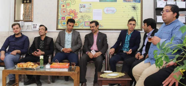 به مناسبت هفته بزرگداشت مقام شامخ معلم :

دیدار صمیمانه مسئولان دانشگاه فرهنگیان یزد با دانش آموختگان دانشگاه در مدارس استان
 4