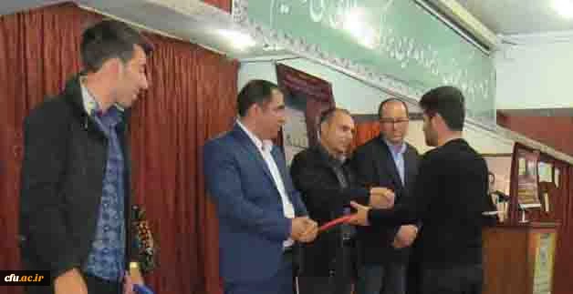 در هفته سلامت برگزار شد:

کارگاه آموزشی با موضوع"زندگی سالم، نشاط و امید"
 4