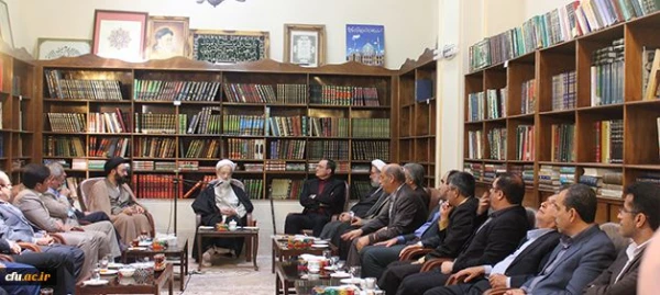 حضور دکتر علی نژاد در دیدار آیت الله امامی کاشانی در دیدار با مدیران دانشگاه فرهنگیان 4