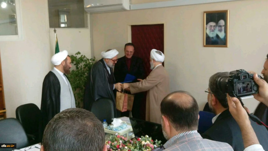 در نشست شورای هماهنگی فعالیت های قران و عترت دانشگاهها انجام شد:

تقدیر از دانشگاه فرهنگیان بابت برگزاری مطلوب جشنوراه ملی قران و عترت 2