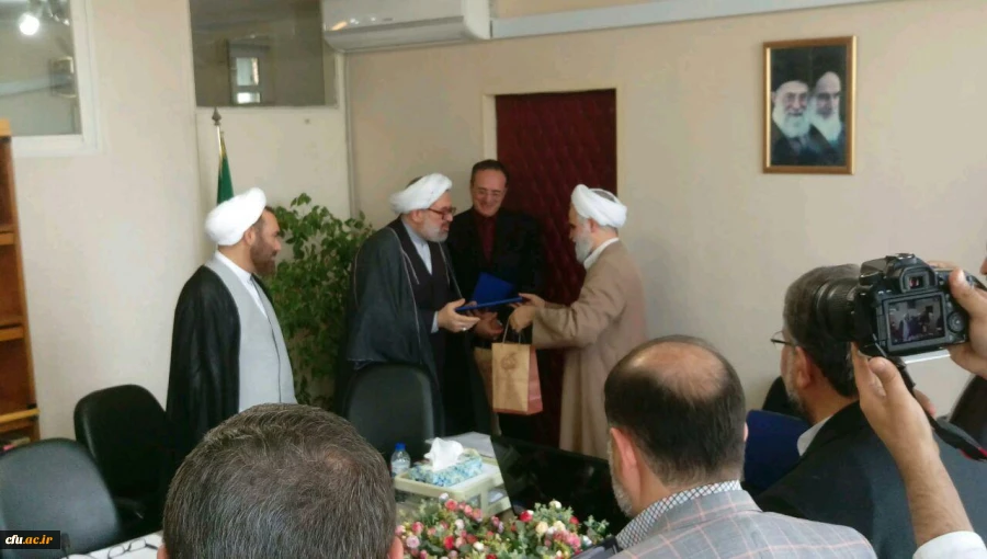 در نشست شورای هماهنگی فعالیت های قران و عترت دانشگاهها انجام شد:

تقدیر از دانشگاه فرهنگیان بابت برگزاری مطلوب جشنوراه ملی قران و عترت 2