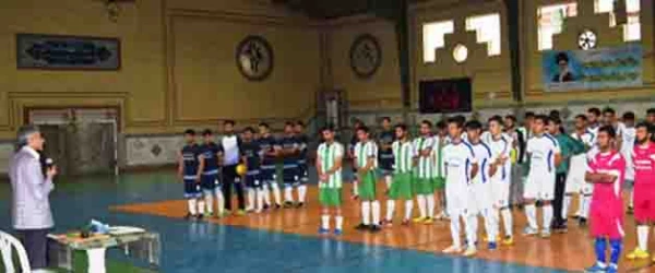 به مناسبت هفته معلم برگزار شد: 

برگزاری مسابقات ورزشی در دانشگاه فرهنگیان  استان خوزستان 5