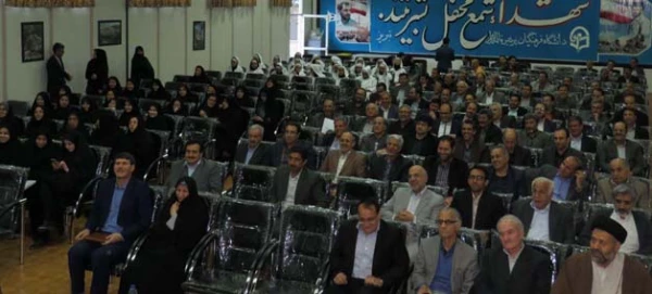 با حضور استاندار و نماینده مردم تبریز در مجلس شورای اسلامی انجام شد:

تجلیل از اساتید دانشگاه فرهنگیان آذربایجان شرقی در مراسم بزرگداشت روز معلم
 6