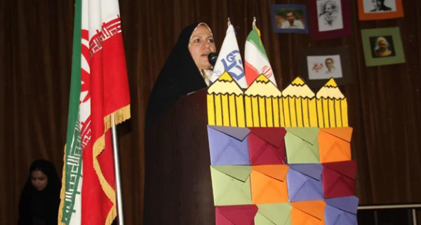 دکتر ذوالقدر نماینده مردم تهران در مجلس شورای اسلامی در دانشگاه فرهنگیان هرمزگان:

در تصمیم گیری های خرد و کلان کشور مشکلات و مسائل فرهنگیان در راس امور قرار گیرد
 2