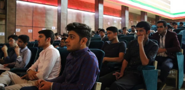 به مناسبت روزجوان در پردیس شهیدان پاک نژاد یزد برگزار شد:

همایش جوانان، ورزش، سلامت و ایمنی
 2