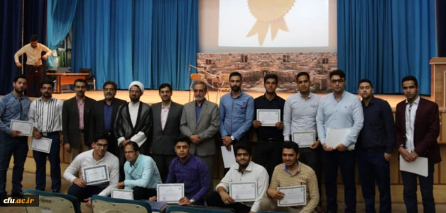 به مناسبت روزجوان در پردیس شهیدان پاک نژاد یزد برگزار شد:

همایش جوانان، ورزش، سلامت و ایمنی
 7