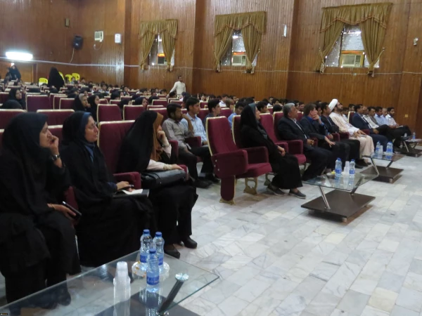 از سلسله همایش های چالش ها و فرصت های ازدواج دانشجویی:

برگزاری همایش چالش ها و فرصت های دانشجویی در استان هرمزگان 4