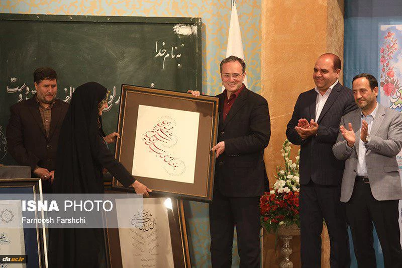 سرپرست دانشگاه فرهنگیان:

استحصال دانش بومی باید در دستورکار دانشگاه فرهنگیان قرارگیرد 4