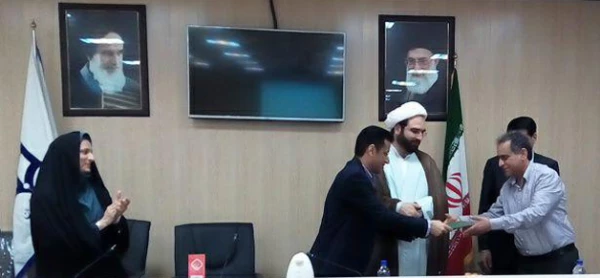 همزمان با جشن نیمه شعبان انجام شد:

تقدیر از همکاران بازنشسته سال 95 دانشگاه فرهنگیان هرمزگان 
 2